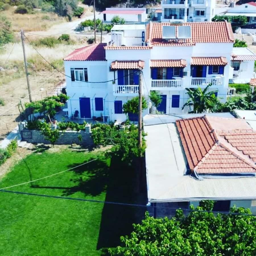 Jenny Apartments Карловаси Екстериор снимка
